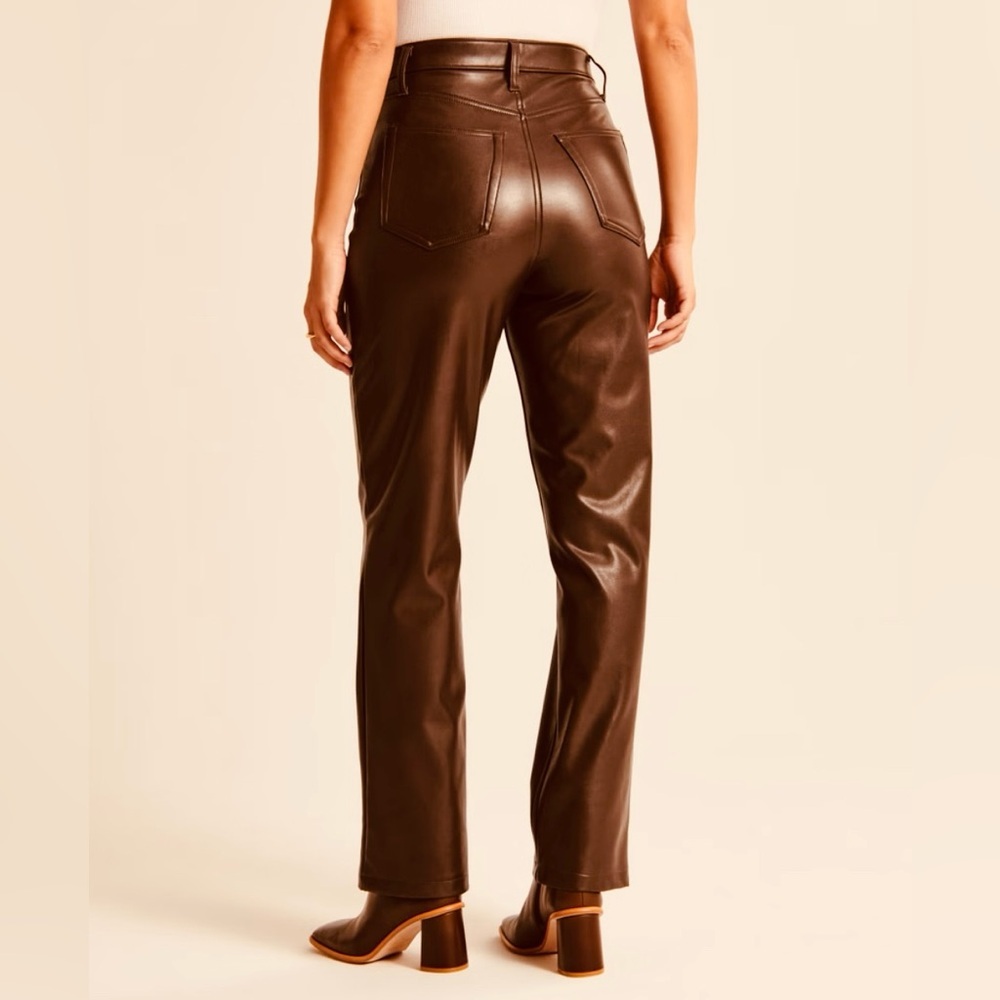 Signature Reitman’s Size 16 Caramel Brown Faux Leather Straight Leg Pants - Picture 4 of 15